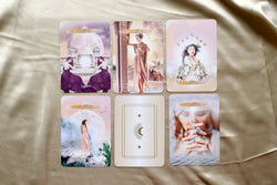 The Wealthy Woman Oracle Deck: 44 Cards and 96 Page Book The Wealthy Woman Oracle Deck: 44 Cards and 96 Page Book