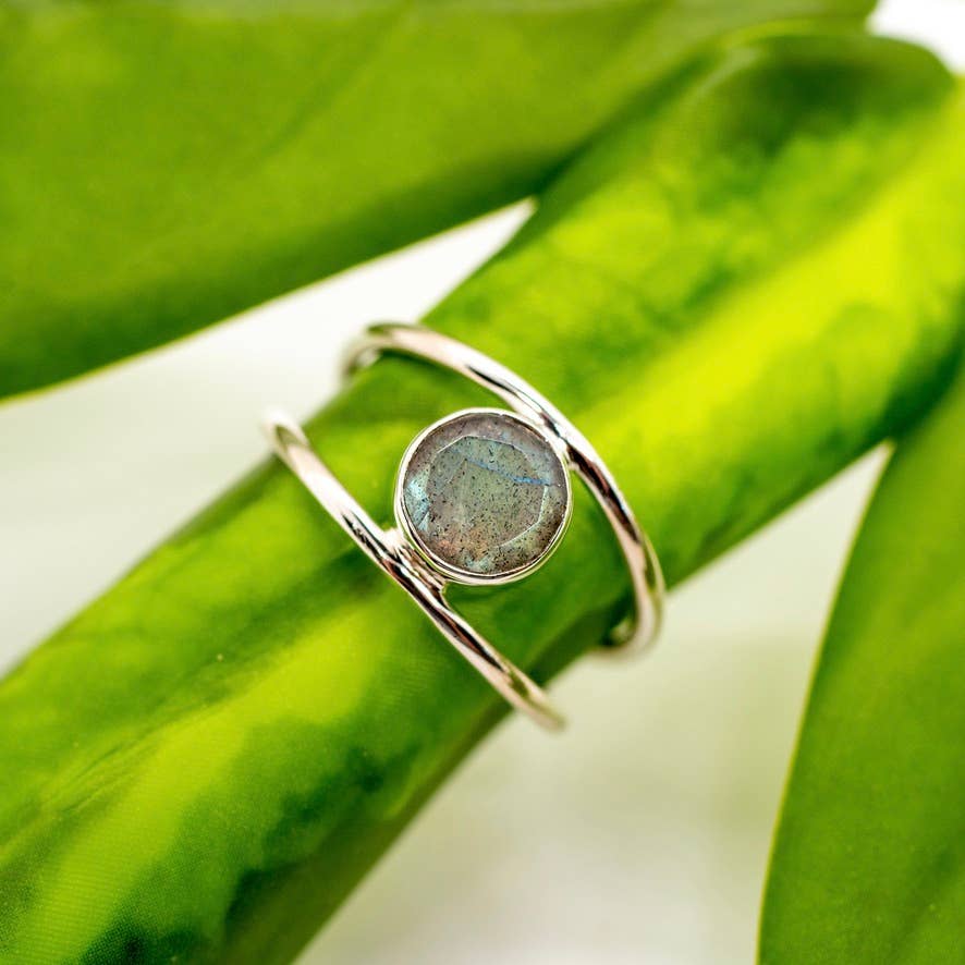 Sterling Silver Open Band Stone Ring: Moonstone, Labradorite: Moonstone / 7