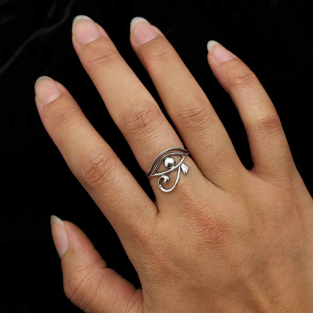 Sterling Silver Eye of Horus Ring: 8