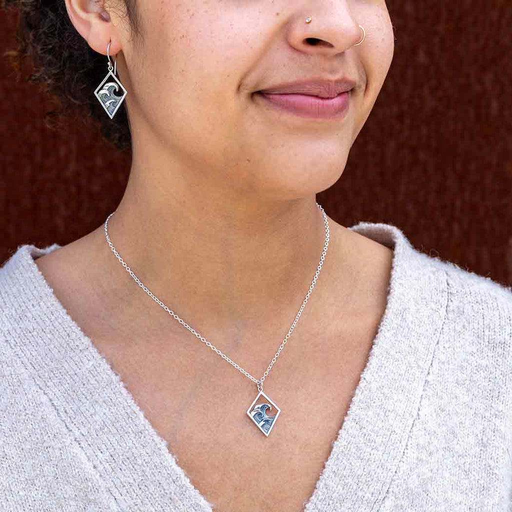 Sterling Silver 18 Inch Three Waves Necklace