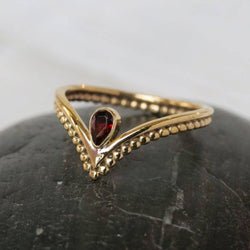 Brass Spotted Chevron Ring with Garnet Stone: 7