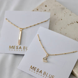Mother of Pearl Bar Necklace: SILVER