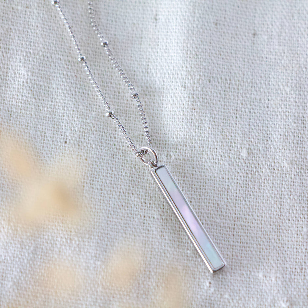 Mother of Pearl Bar Necklace: GOLD