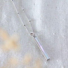 Mother of Pearl Bar Necklace: SILVER