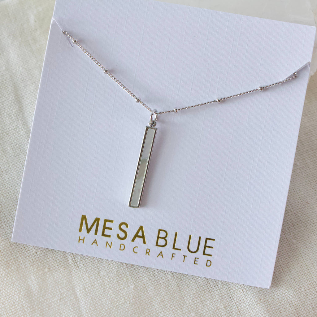 Mother of Pearl Bar Necklace: SILVER