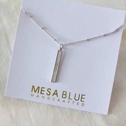 Mother of Pearl Bar Necklace: SILVER