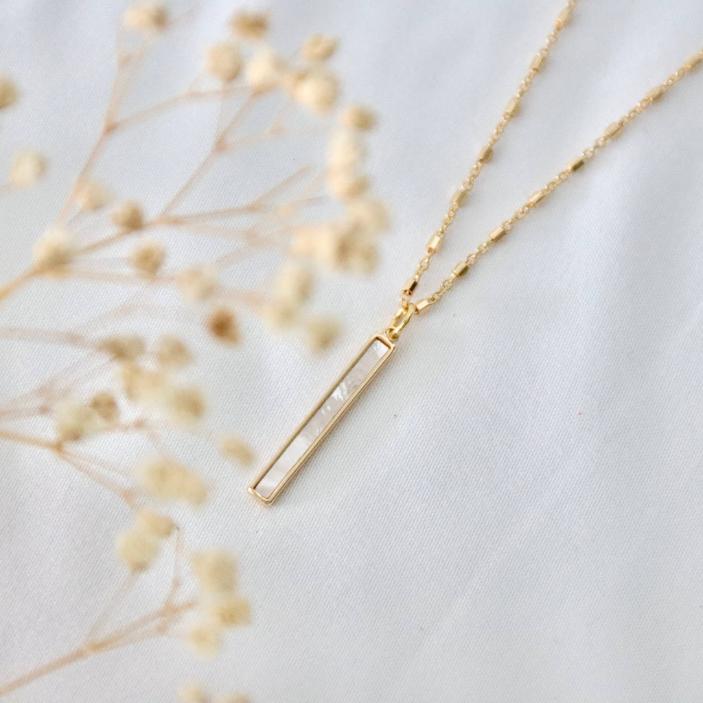 Mother of Pearl Bar Necklace: GOLD