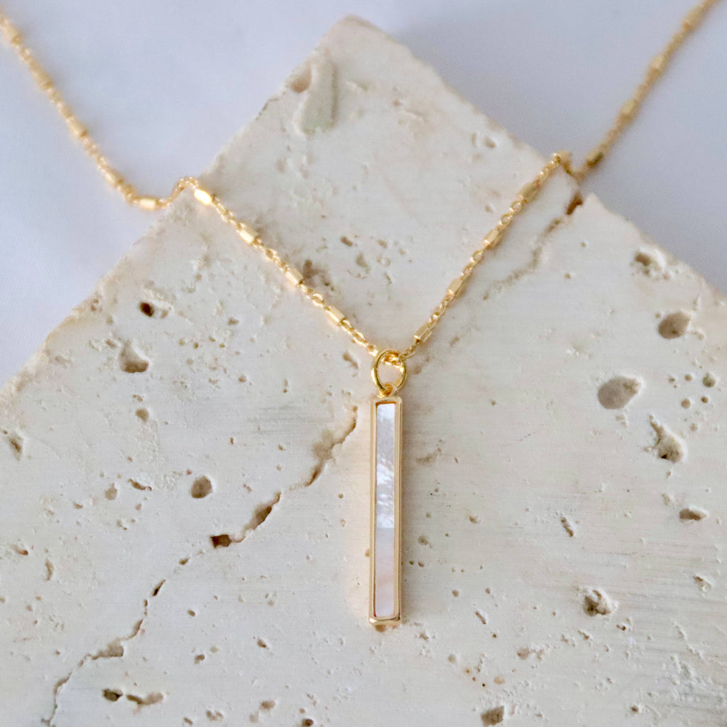 Mother of Pearl Bar Necklace: GOLD