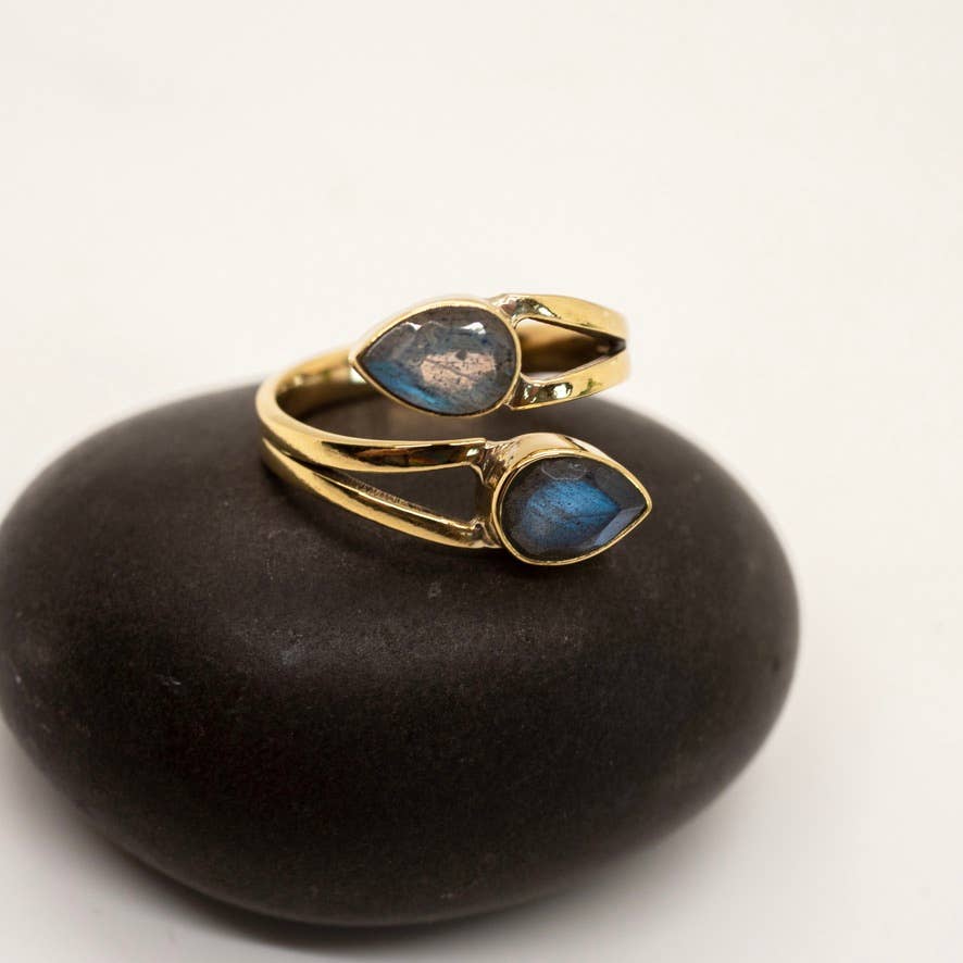 Brass Labradorite Wrap Ring: 7
