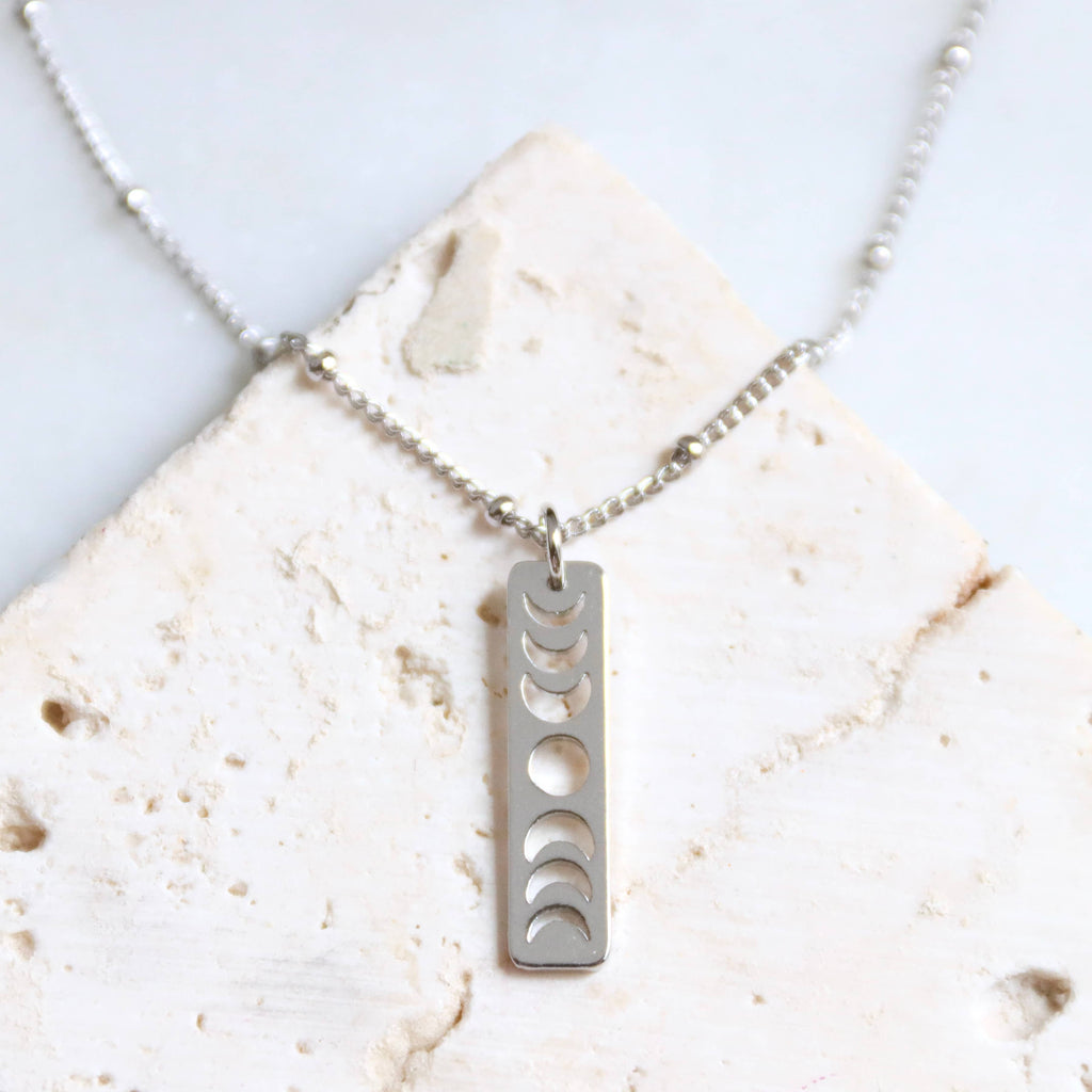 Moon Phase Necklace: Silver