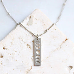 Moon Phase Necklace: Silver