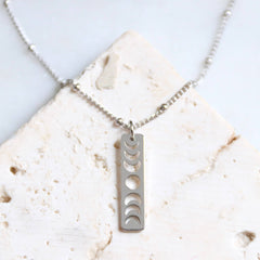 Moon Phase Necklace: Silver