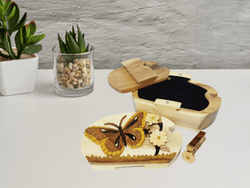 Butterfly and Daisies - Hand Carved Keepsake Gift Box