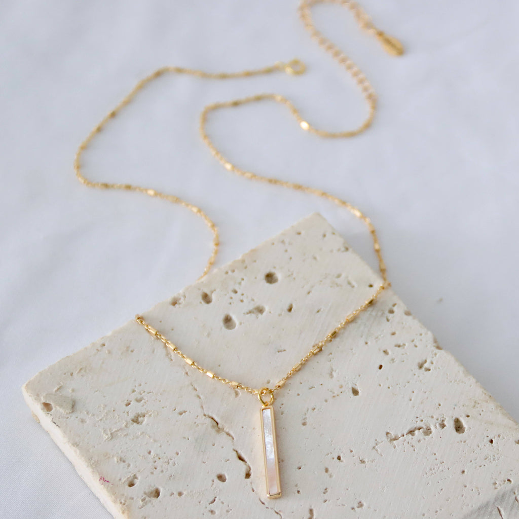 Mother of Pearl Bar Necklace: GOLD