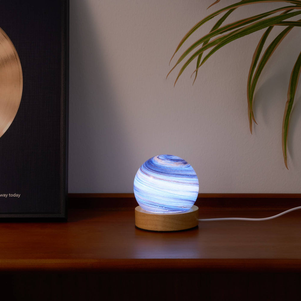 Creative Planet Night Light with USB Cord: Purple