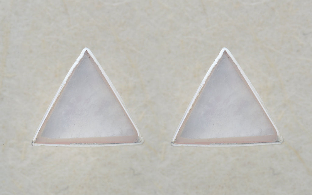 Triangle Posts | Om Gallery